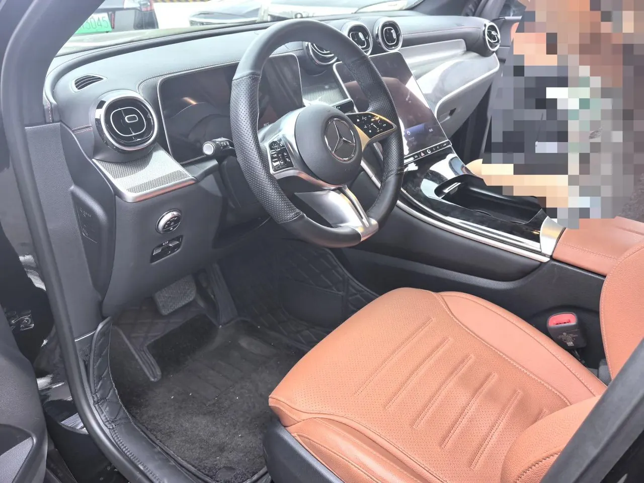 Mercedes Benz 2023 GLC 260 L 4MATIC 48V 2.0T Dynamic 5-seat Automatic Gear 3