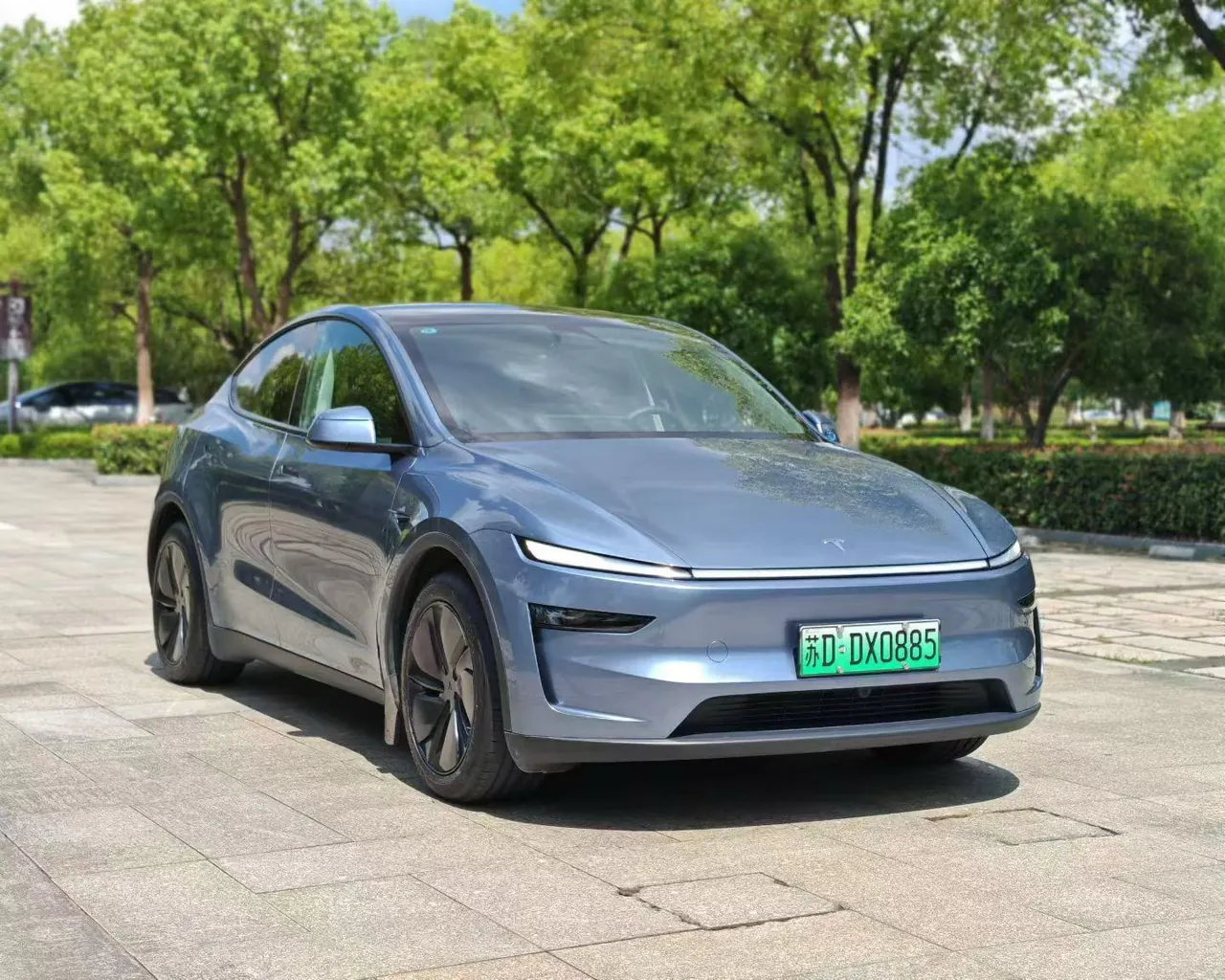 Tesla 2025 Model Y rear-wheel drive version automatic transmission 2