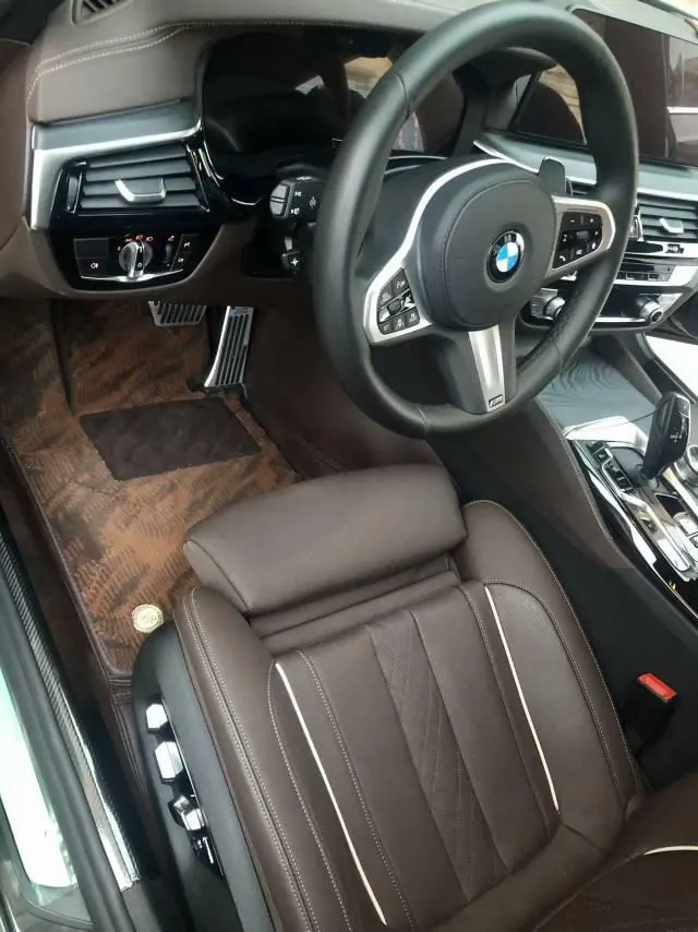 BMW 5 Series 2022 530Li 2.0T Exclusive M Sports Suit (Modified) Automatic Gear 3