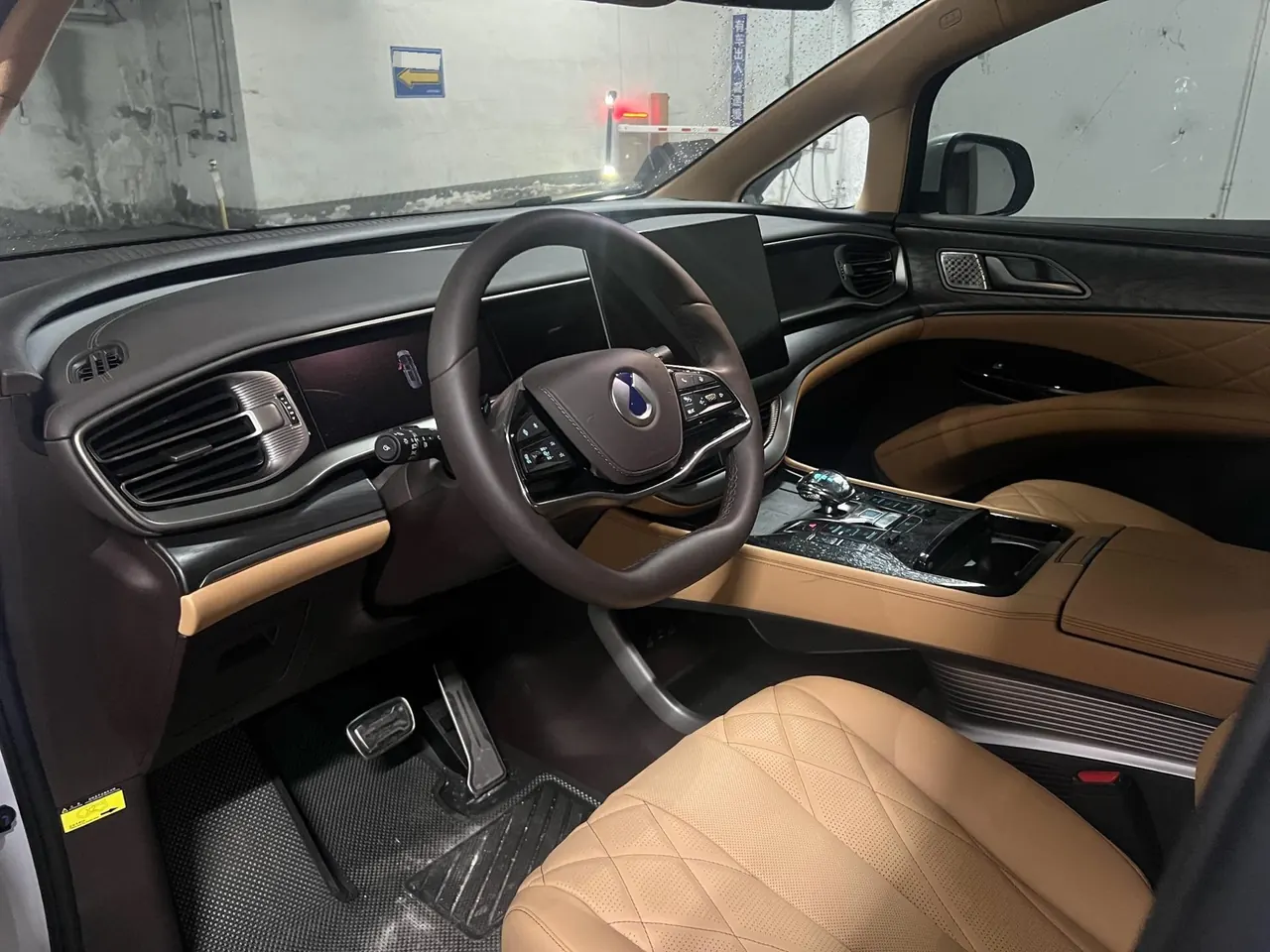 Denza 2025 Denza D9 DM-i 1.5T stepless four-wheel drive automatic gear 3