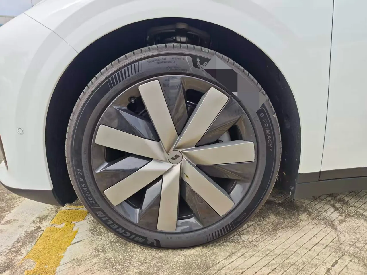 Li 2025 i6 four-wheel drive basic automatic transmission 7