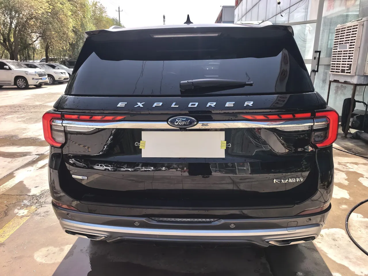 Ford 2023 Explorer 2.3T EcoBoost 285 4-wheel fashion plus 7-seat automatic gear 6