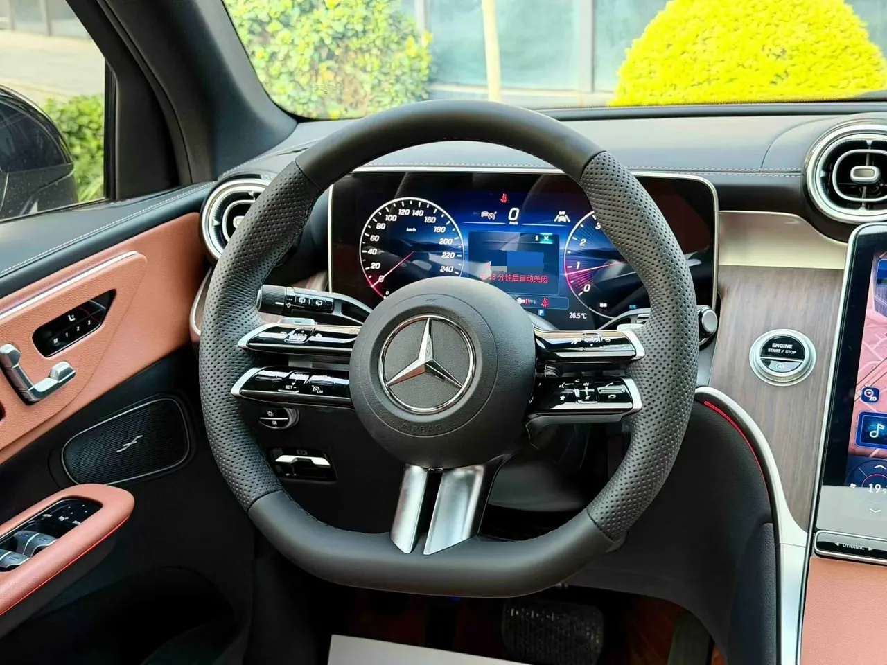 Mercedes Benz 2025 GLC 300 L 4MATIC 48V 2.0T dynamic 5-seat automatic gear 8