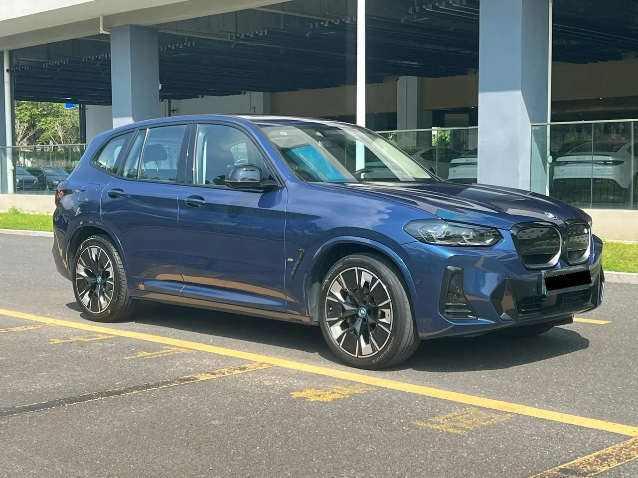 BMW 2022 iX3 Creat Collar Automatic 3