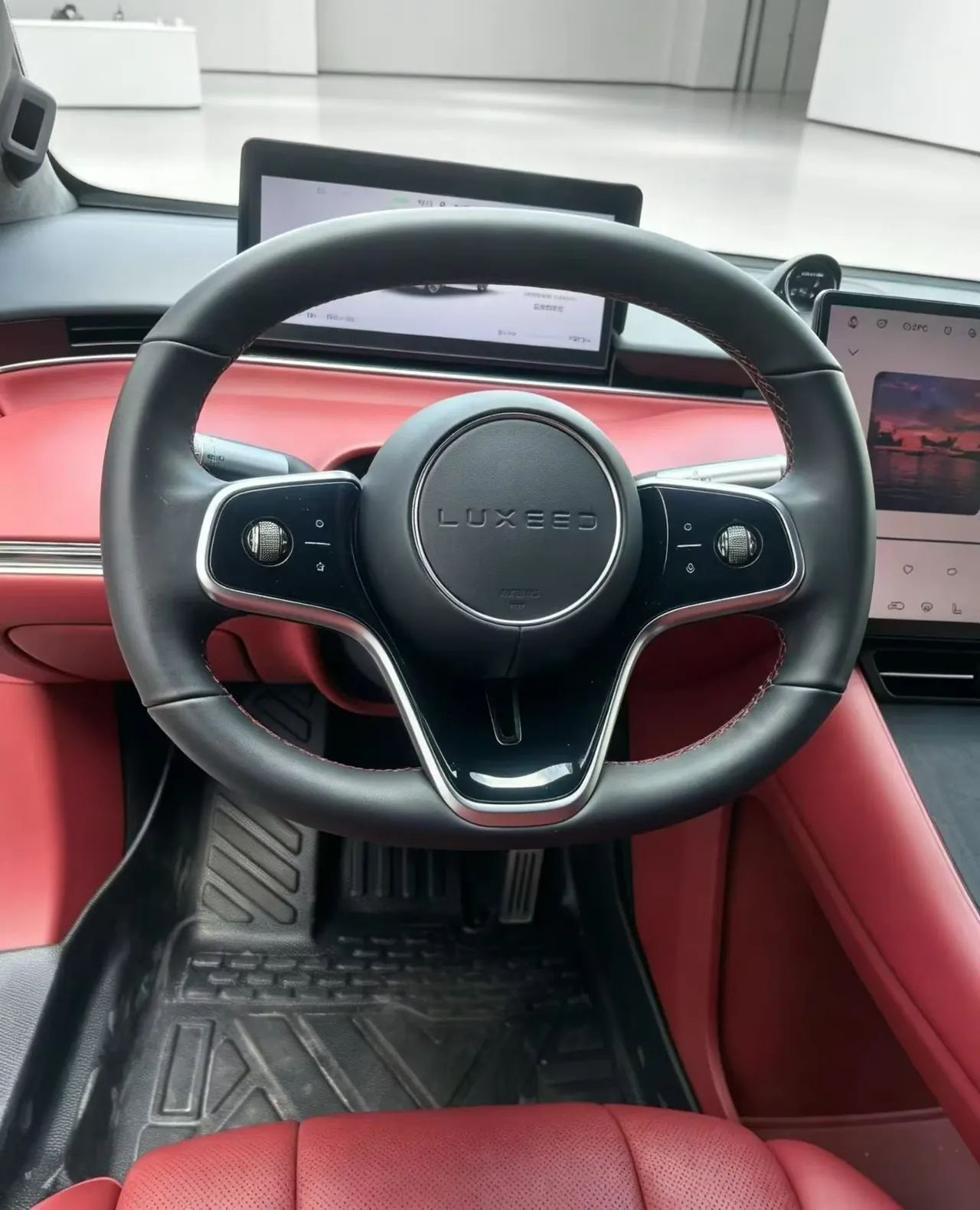 Intellectual 2024 R 7 667km Max automatic gear 7