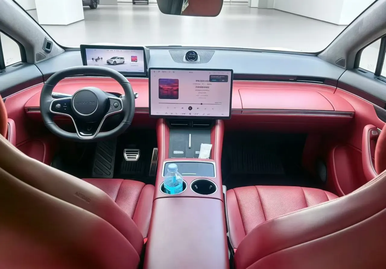 Intellectual 2024 R 7 667km Max automatic gear 9