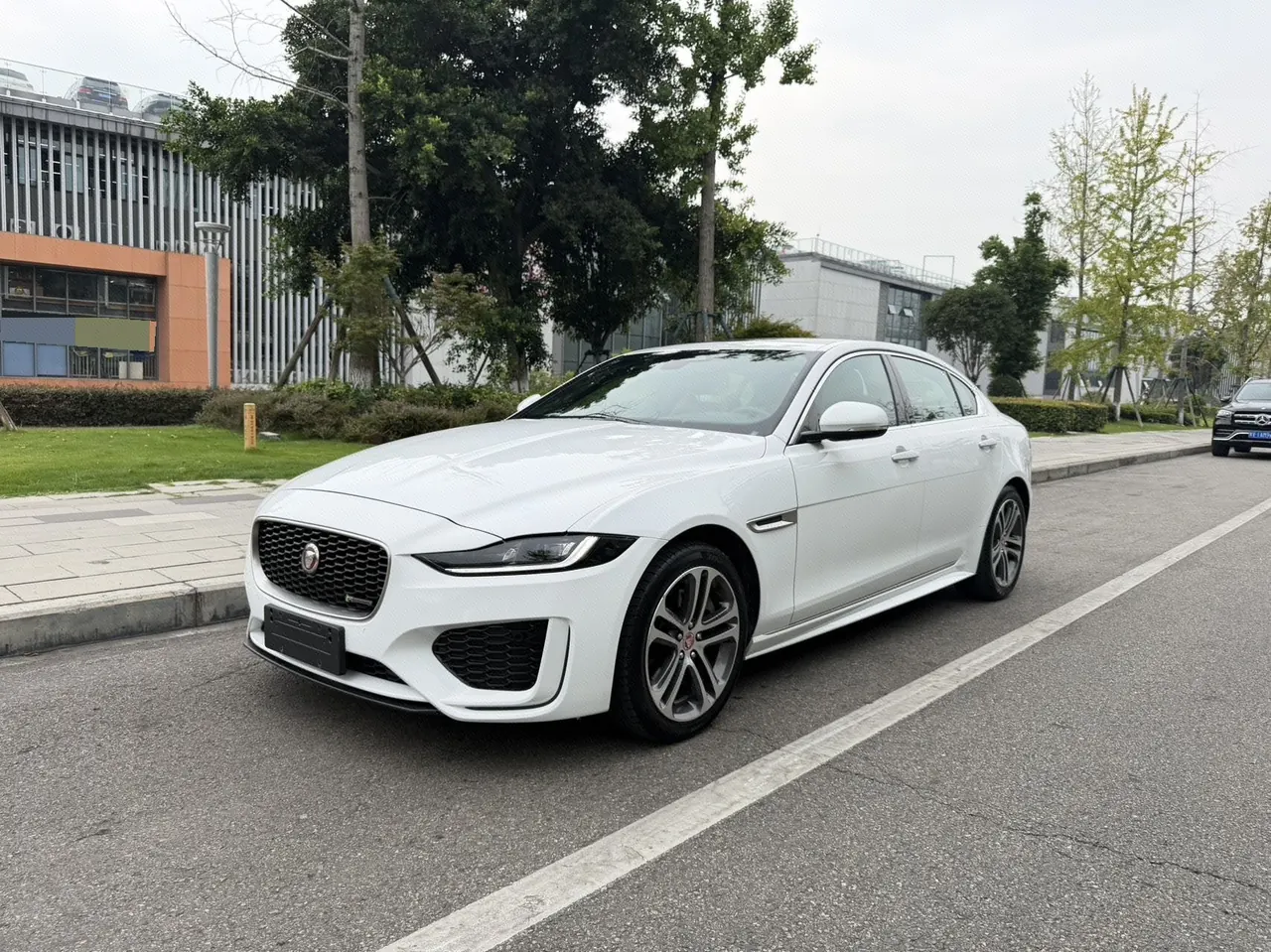 Jaguar 2021 XEL 2.0T 250PS R-DYNAMIC S Enterprising Sports Edition Automatic Gear - View 1