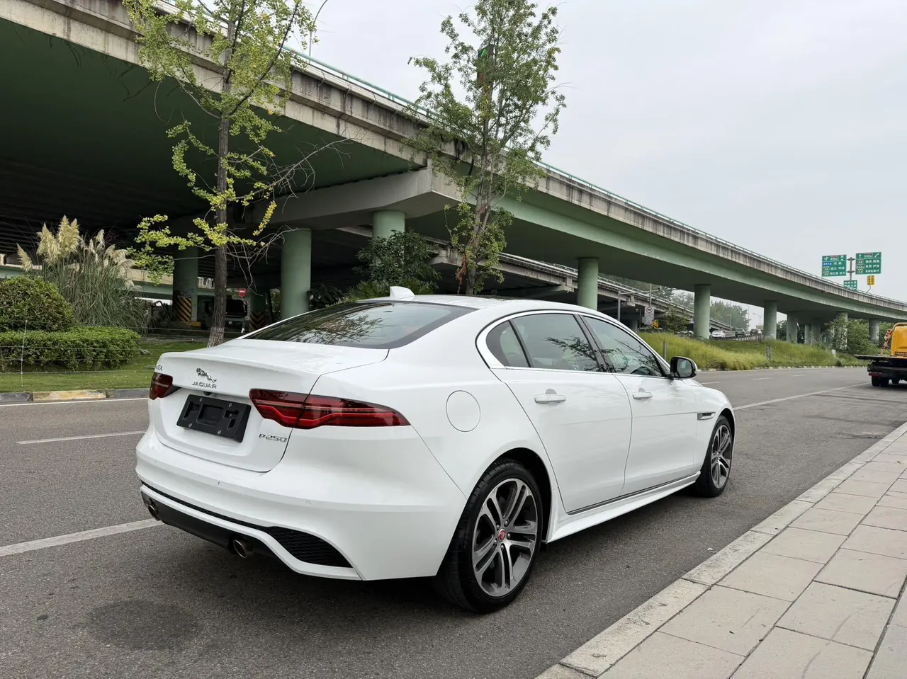 Jaguar 2021 XEL 2.0T 250PS R-DYNAMIC S Enterprising Sports Edition Automatic Gear 4