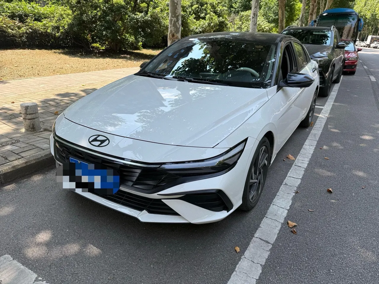 Hyundai 2023 Elantra -3-compartment 1.5 stepless LUX premium automatic gear - View 1