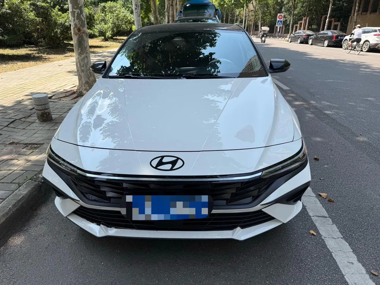 Hyundai 2023 Elantra -3-compartment 1.5 stepless LUX premium automatic gear 2