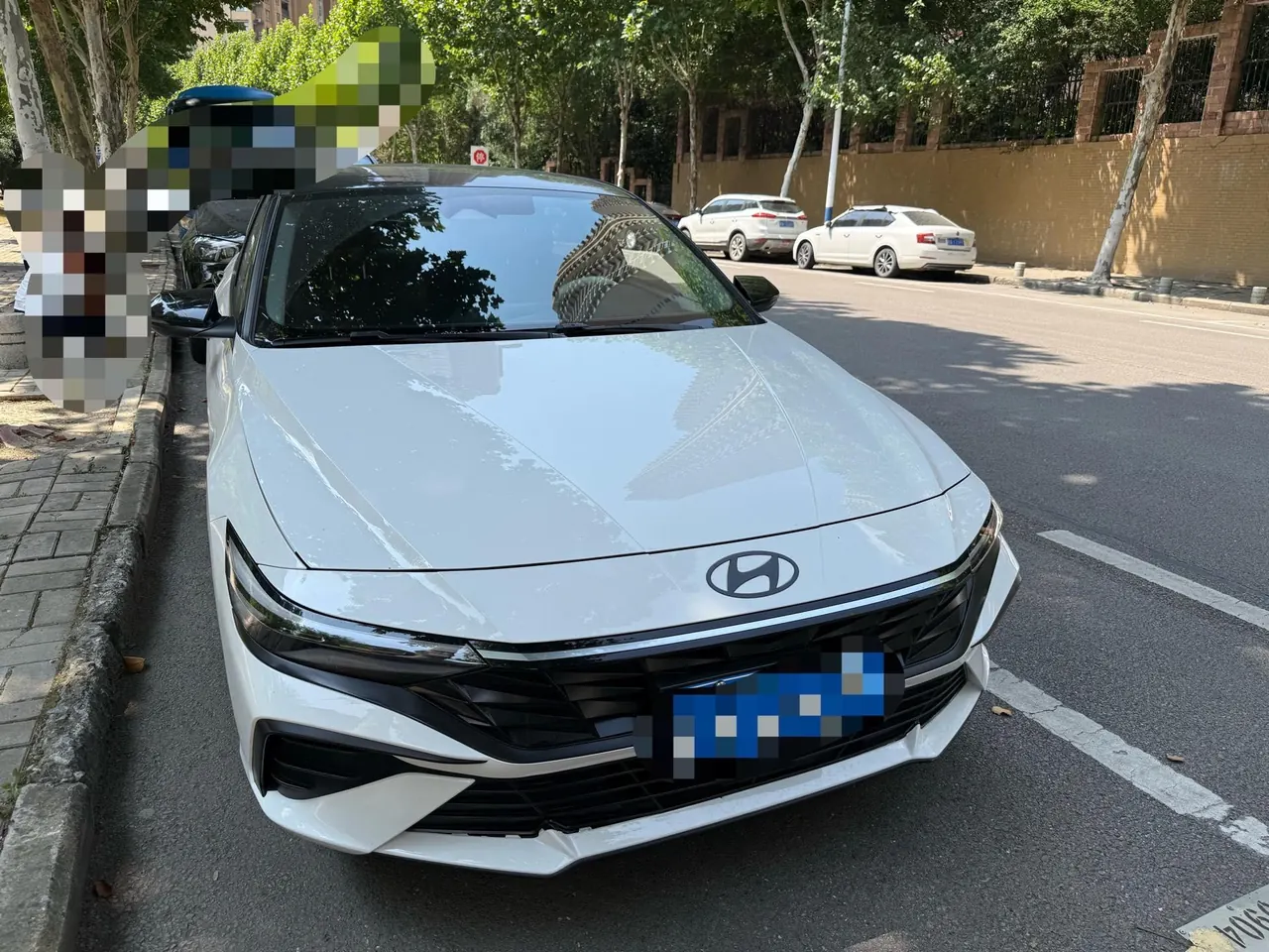Hyundai 2023 Elantra -3-compartment 1.5 stepless LUX premium automatic gear 3