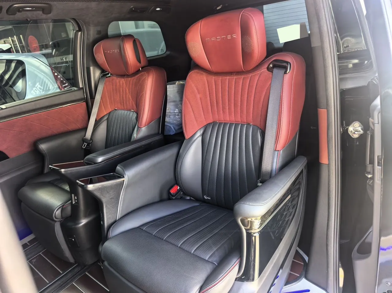 Chuanqi 2023 M8 Double Engine 2.0T Stepless Master Series Royal Zun Automatic Gear 4
