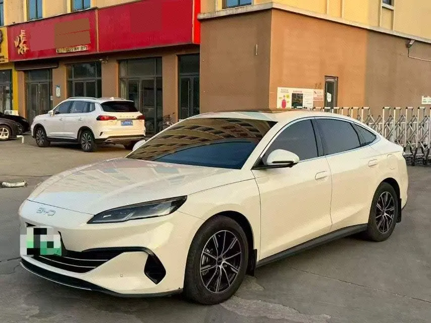 BYD 2024 Seal 06 DM-i 1.5 Stepless 120KM Honorable Automatic Gear - View 1
