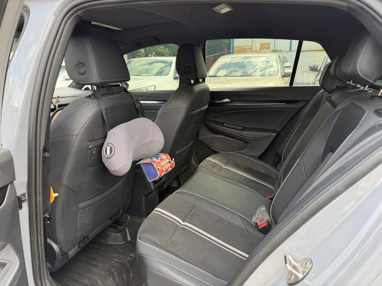 Volkswagen 2023 Golf 8 R-Line 1.4TSI 280TSI Automatic 5