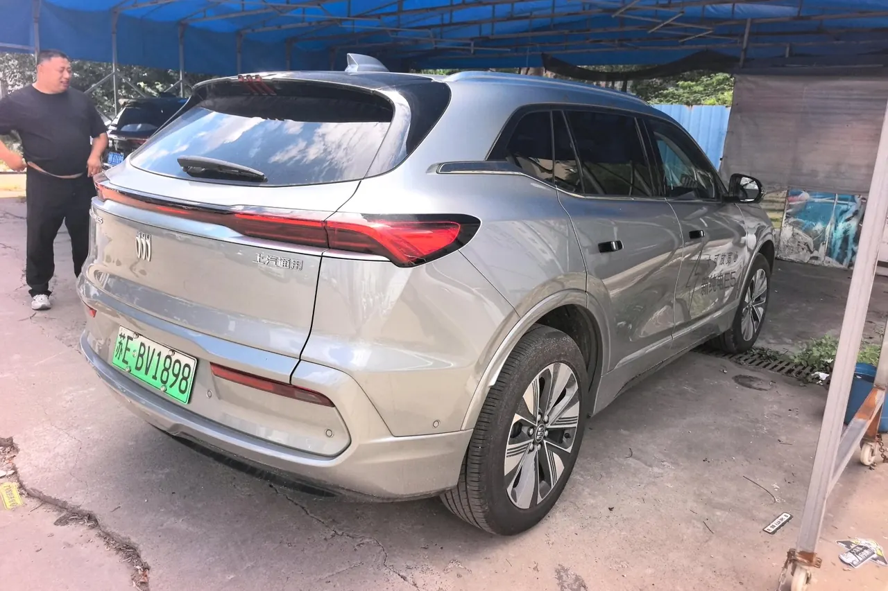 Buick 2025 E 5 620KM Premium Edition Automatic Gear 4