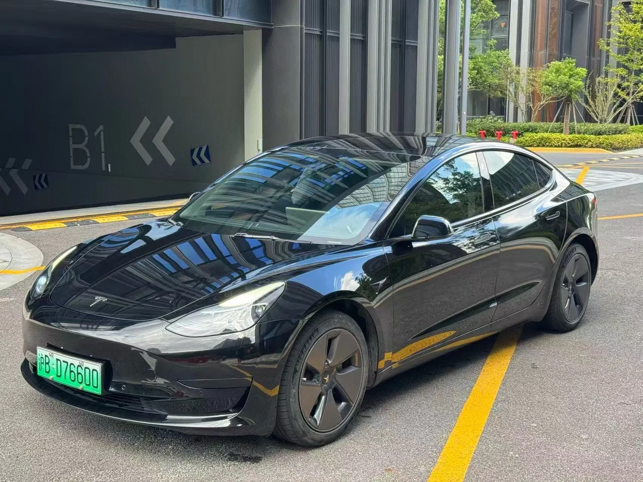 Tesla 2022 Model 3 rear-wheel drive version of automatic transmission - View 1