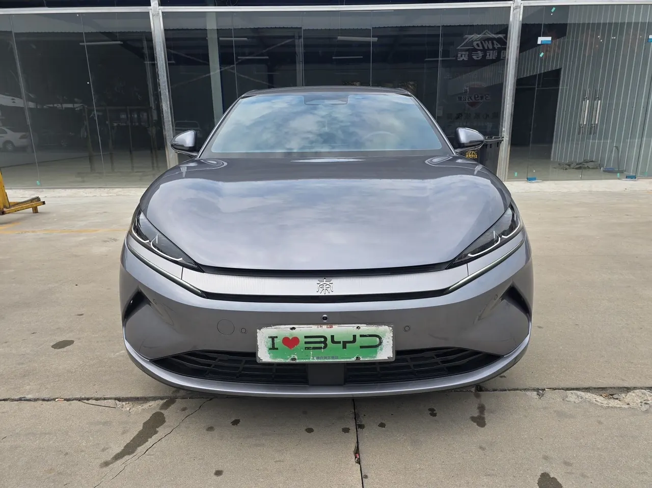 BYD 2025 Qin L EV 470KM Leading Automatic Gear 2