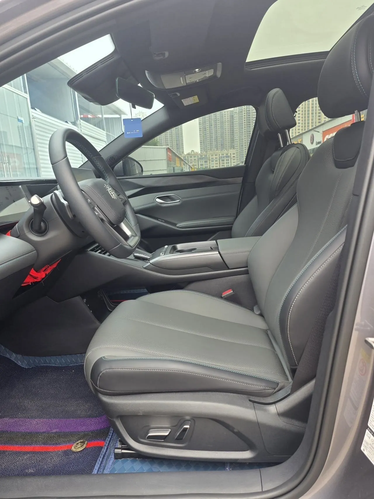 BYD 2025 Qin L EV 470KM Leading Automatic Gear 4