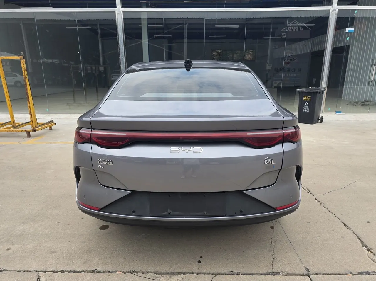 BYD 2025 Qin L EV 470KM Leading Automatic Gear 9