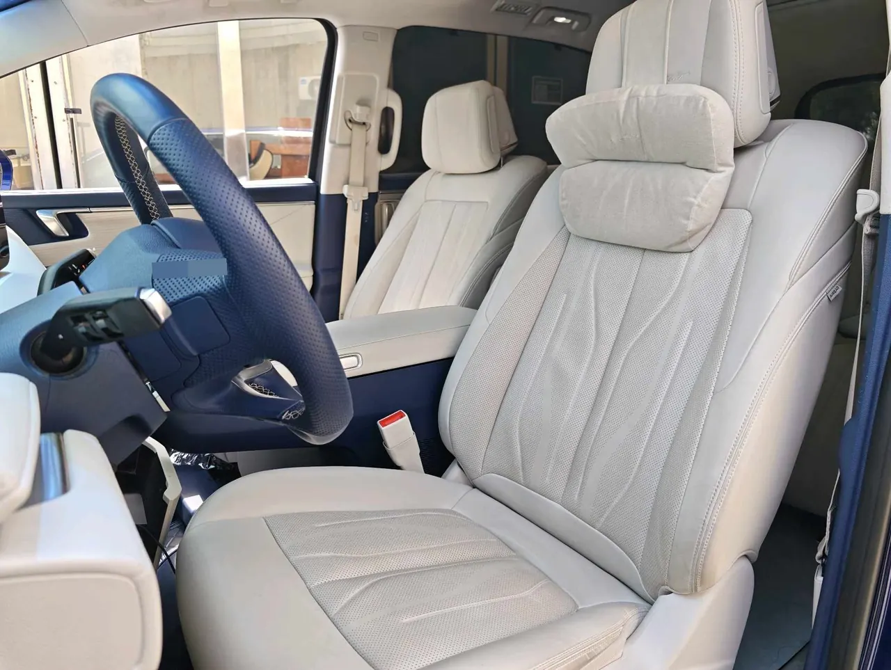Buick 2024 GL8 Lu Zun PHEV 1.5T Luxury Edition 7-seat Automatic Gear 9