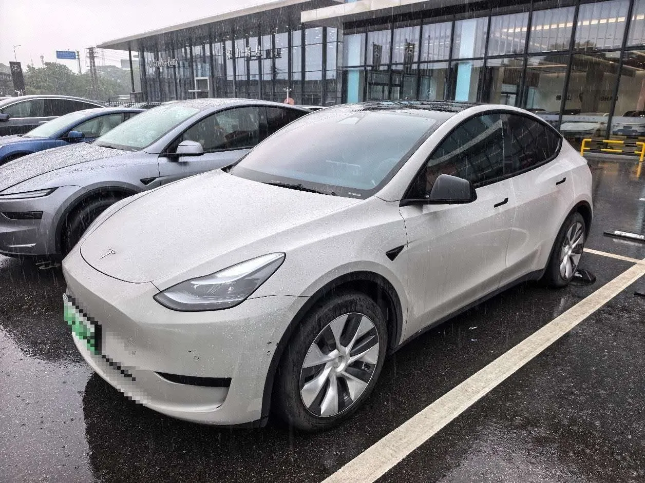 Tesla 2022 Model Y rear-wheel drive version automatic transmission - View 1