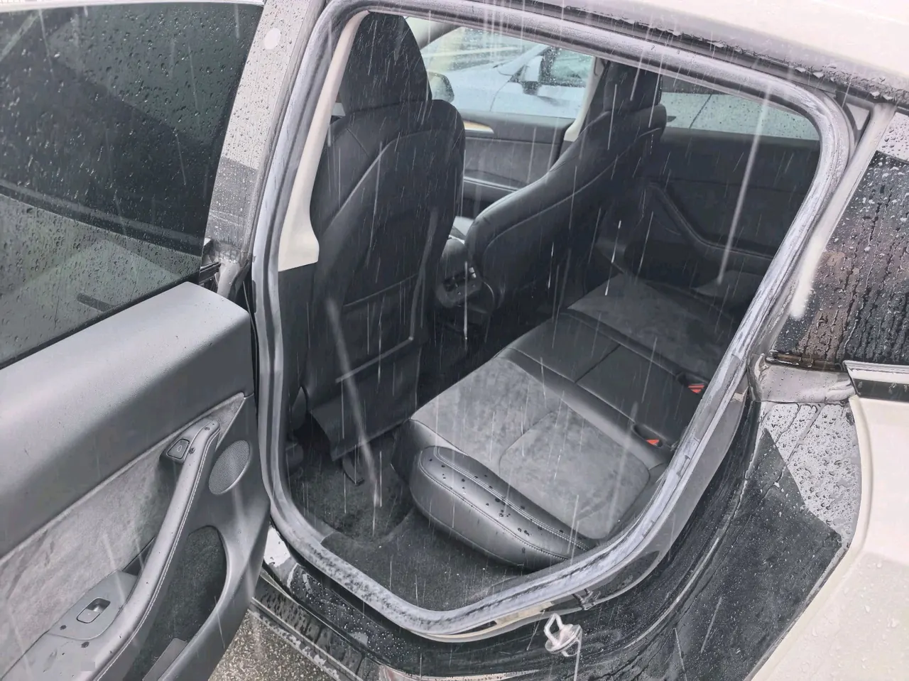 Tesla 2022 Model Y rear-wheel drive version automatic transmission 2