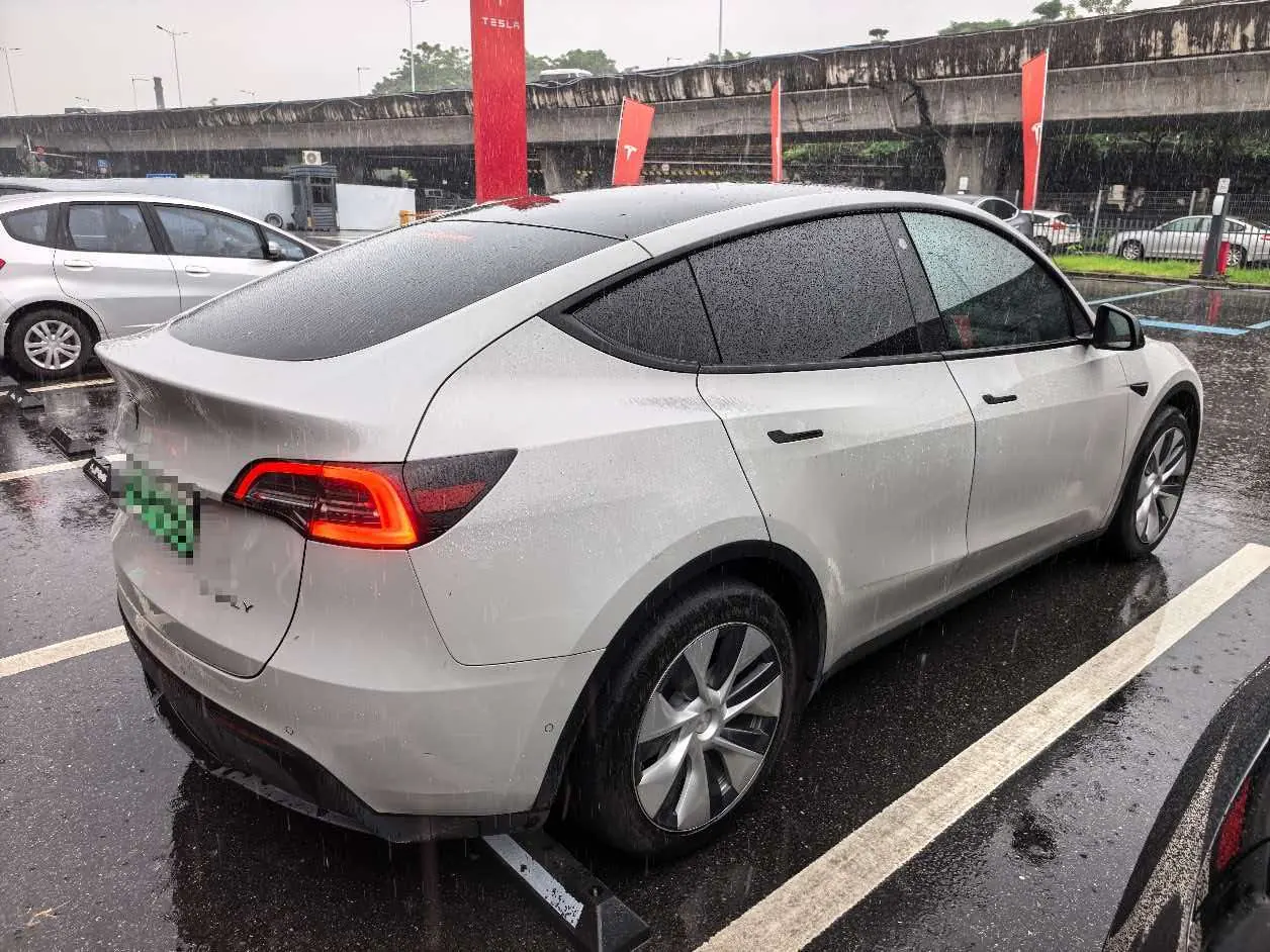 Tesla 2022 Model Y rear-wheel drive version automatic transmission 3