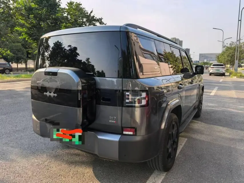 FangChengBao 2025 titanium 7 1.5T stepless 190KM four-wheel drive Ultra version of automatic gear 2