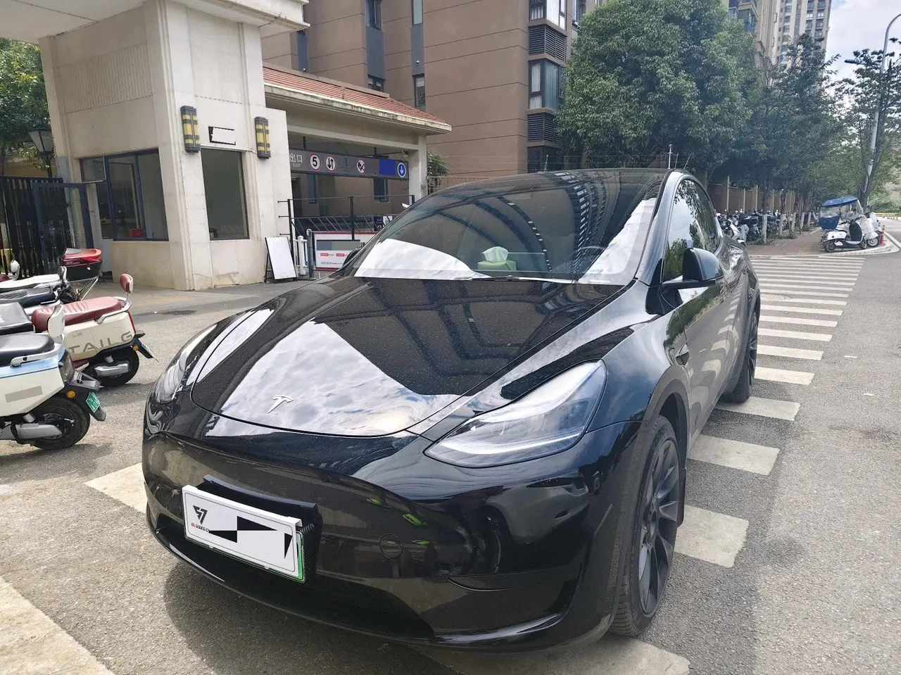 Tesla 2022 Model Y rear-wheel drive version automatic transmission - View 1