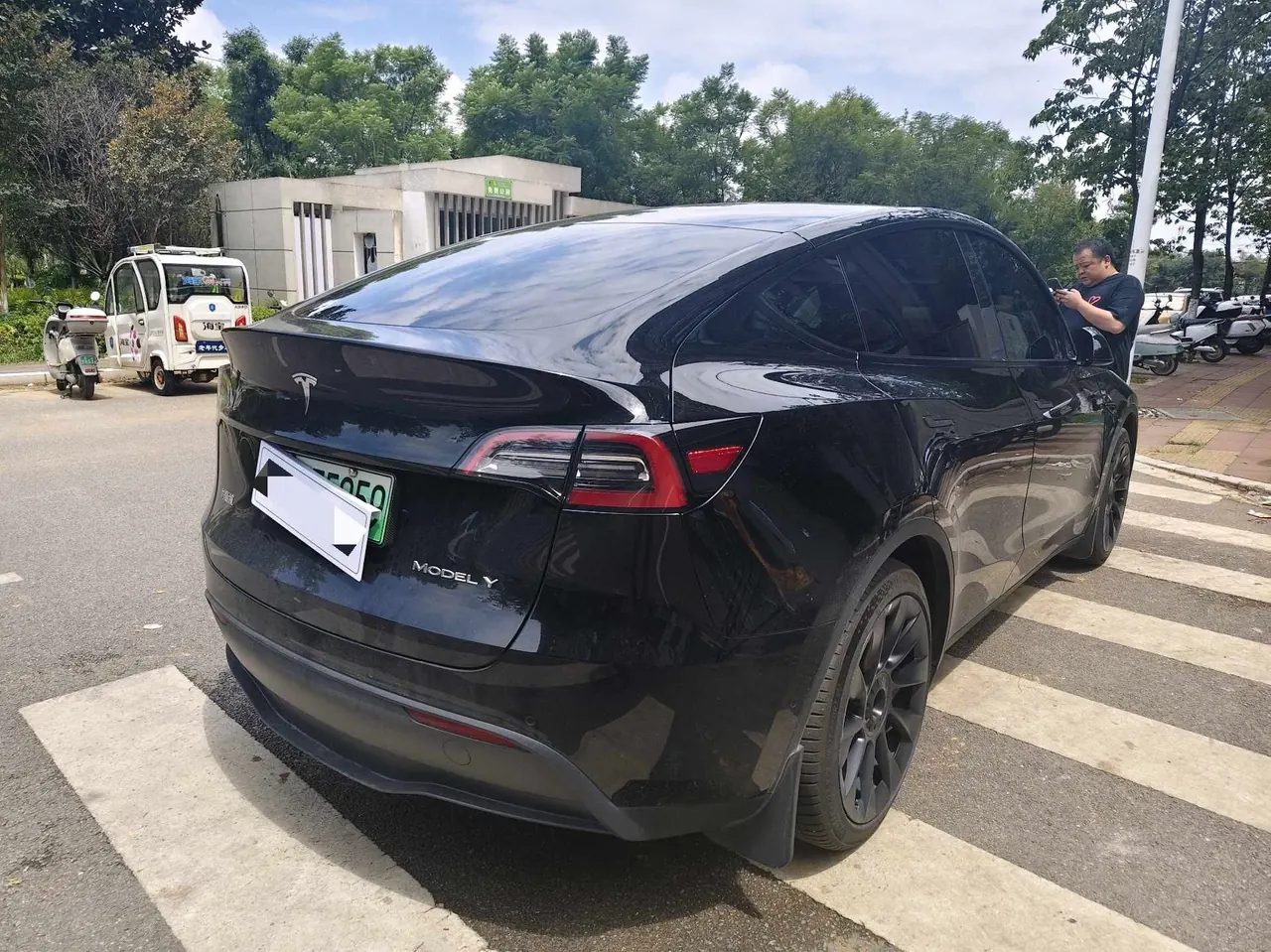 Tesla 2022 Model Y rear-wheel drive version automatic transmission 4