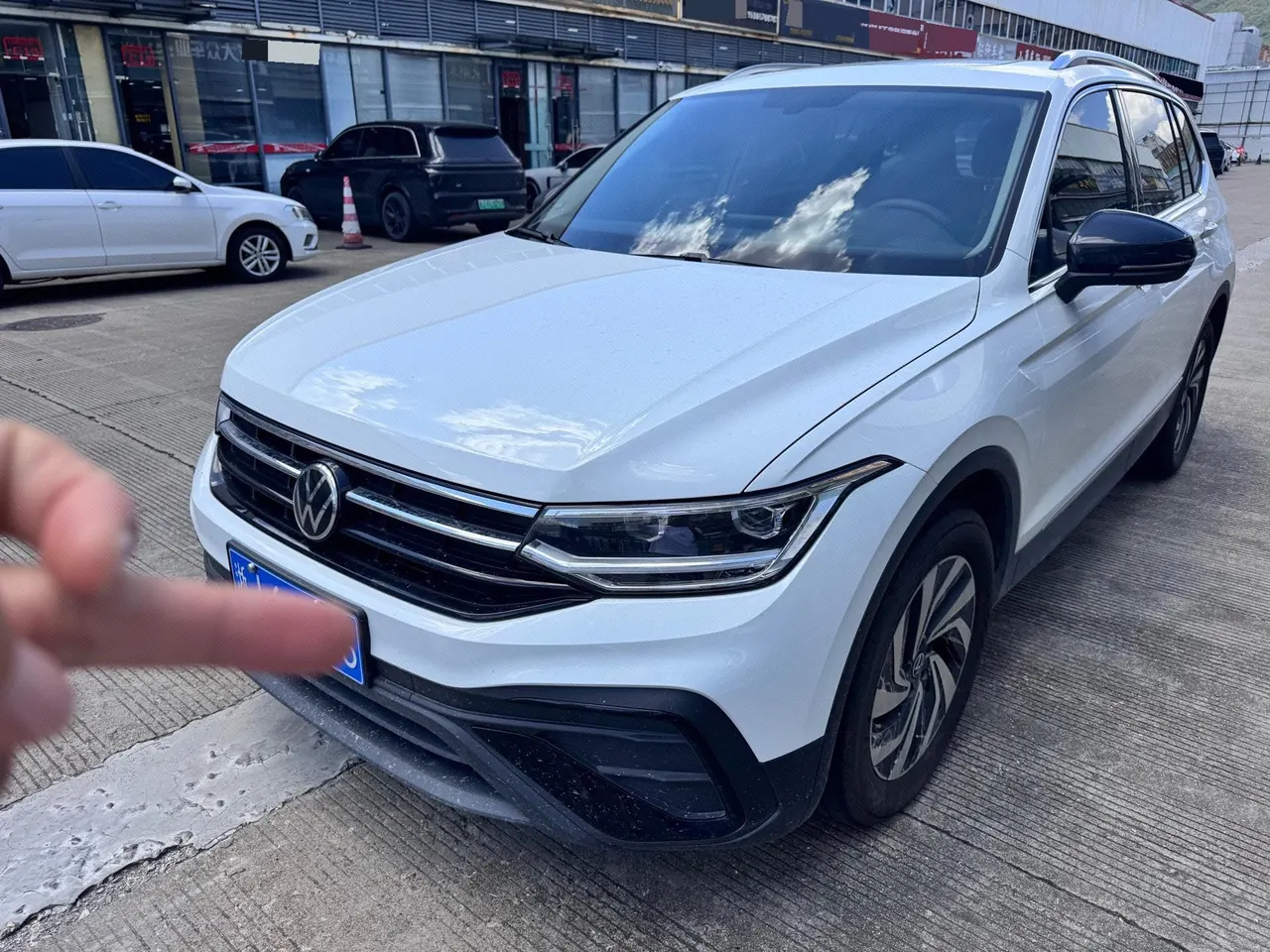 Volkswagen 2024 Tiguan L 1.5TSI 300TSI Two‑Wheel‑Drive Longteng Edition Automatic Transmission - View 1
