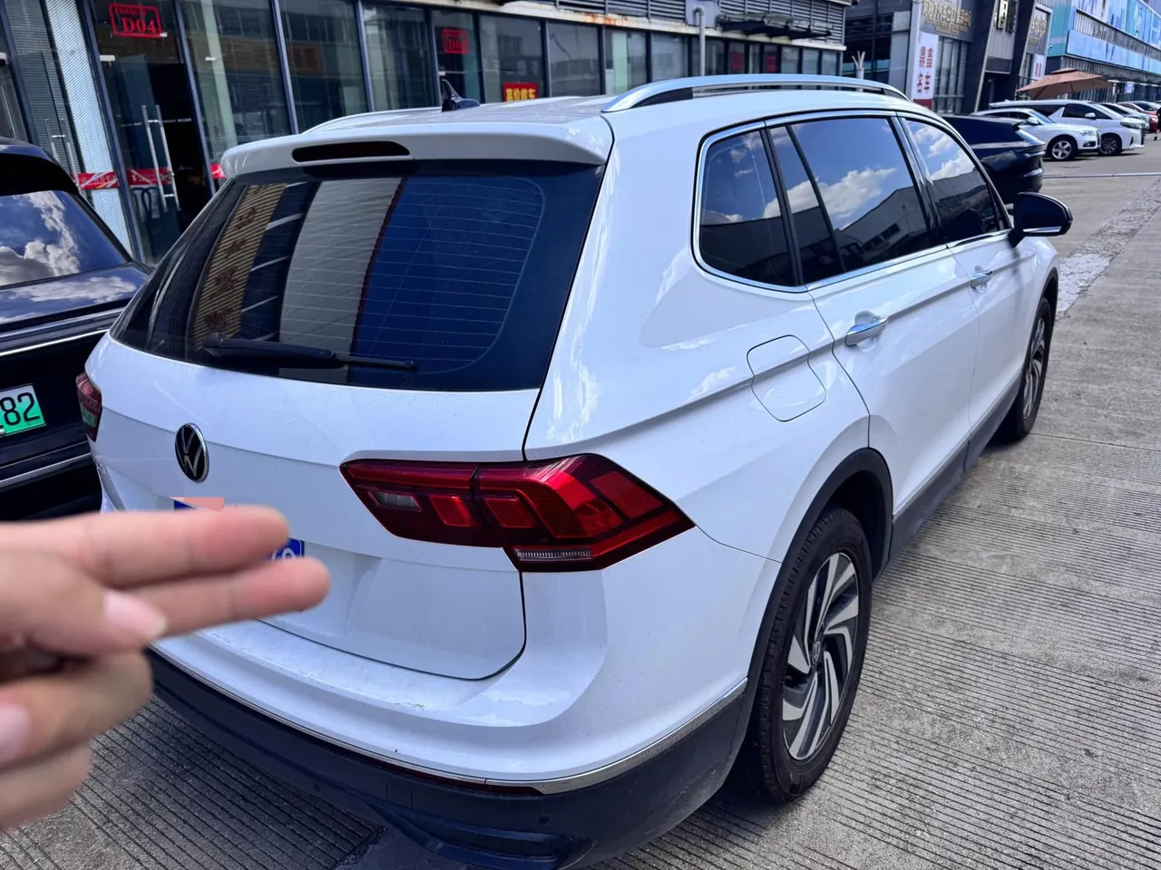 Volkswagen 2024 Tiguan L 1.5TSI 300TSI Two‑Wheel‑Drive Longteng Edition Automatic Transmission 4