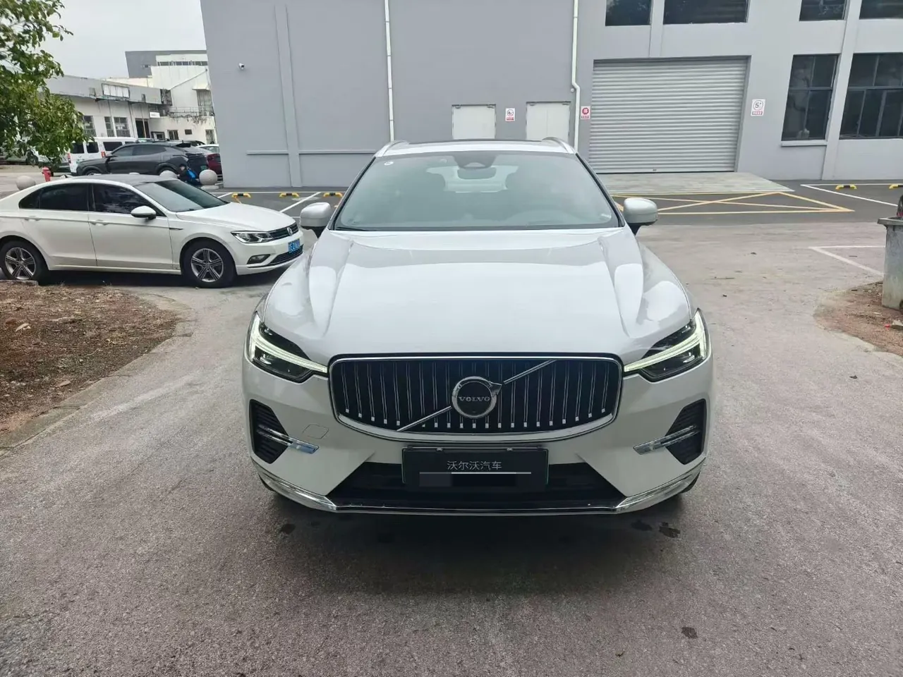 Volvo XC60 New Energy 2025 XC60 PHEV 2.0T Long Endurance Four-wheel Drive Zhiya Deluxe Edition Automatic Gear 2