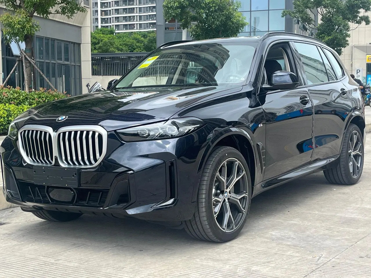 BMW 2026 X5 xDrive30Li 48V 2.0T exclusive m sports obsidian night suit automatic gear - View 1