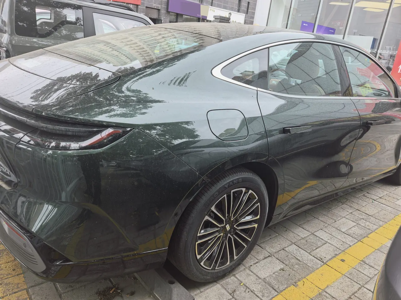 Geely Galaxy 2025 Xingyao 8 EM-i 1.5 130km Premium Edition Automatic Gear 4