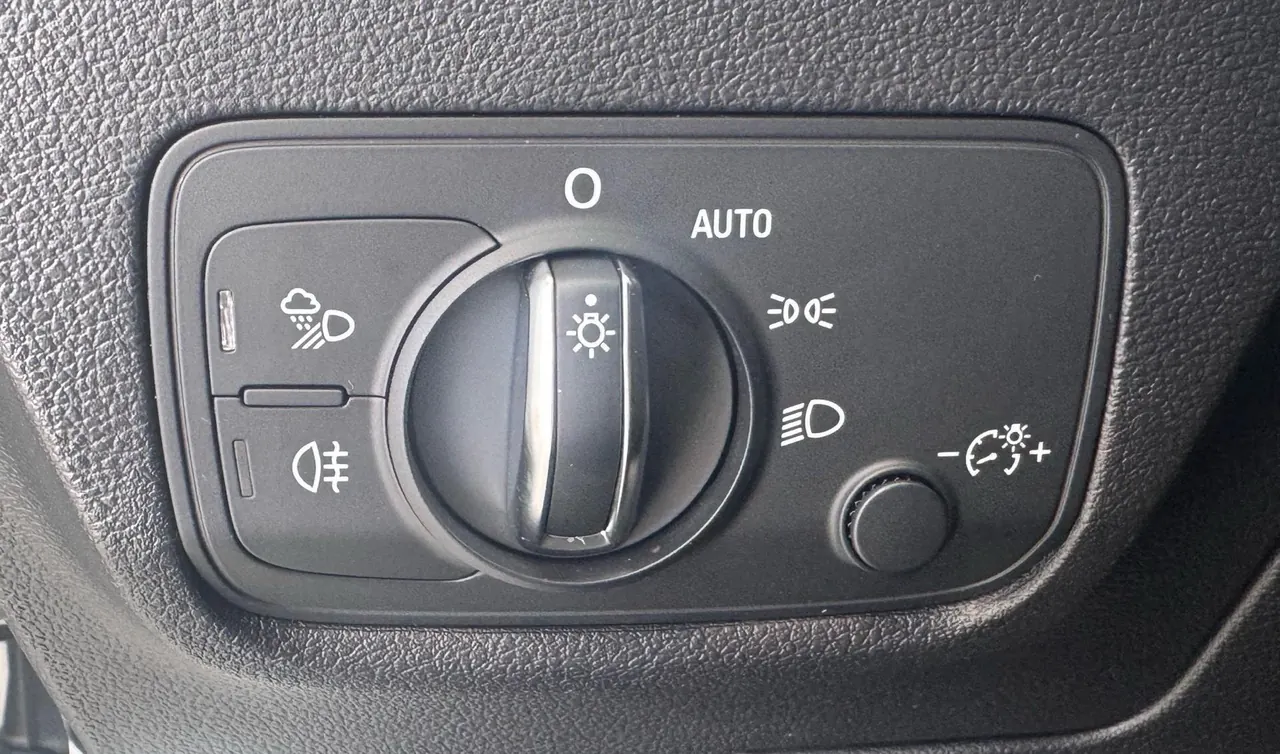 Audi 2022 Q2L 1.4TFSI 35TFSI Fashion Elegant Automatic 7