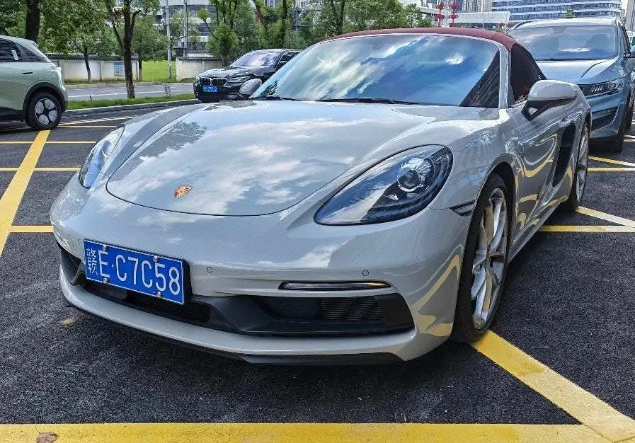 Porsche 718 (Imported) 2022 718 Spyder 2.0T Automatic - View 1