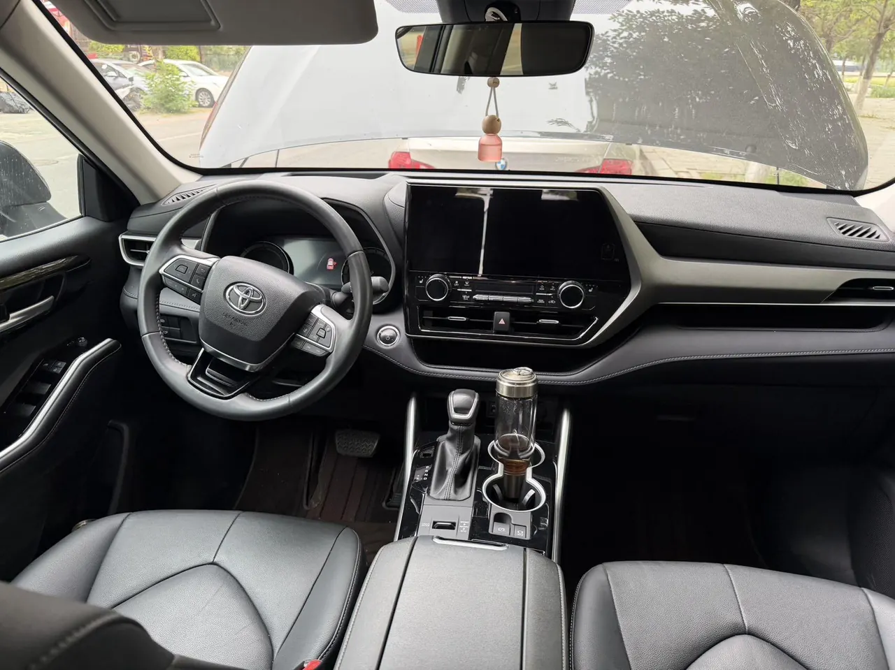 Toyota 2023 Highlander Dual Engine 2.5 Stepless Intelligent Electric Hybrid Four-wheel Drive Elite Edition 7-seat PLUS Edition Automatic Gear 6