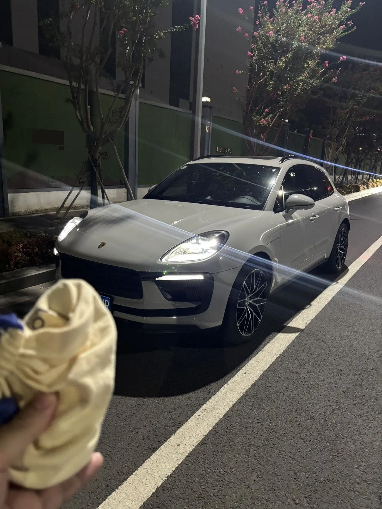 Porsche Macan (Imported) 2023 Macan S 2.9T Automatic - View 1
