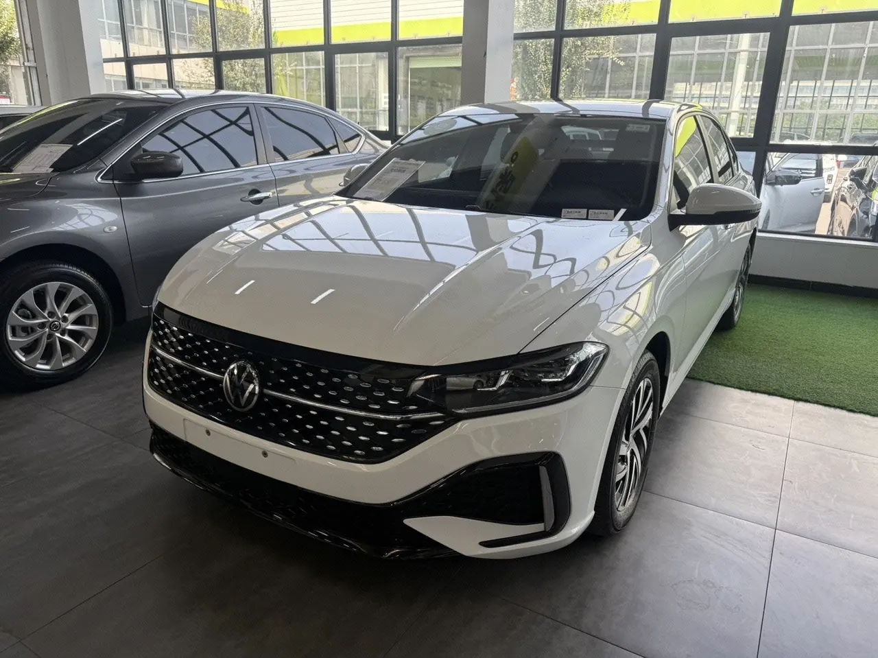 Volkswagen 2024 LaVida 1.5 Star 5 Million Edition Automatic Gear - View 1