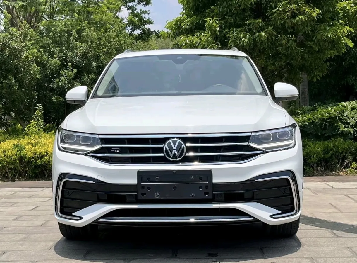 Volkswagen 2023 Tiguan L R-Line 2.0TSI 330TSI Two-Drive R-Line Ultimate Automatic Gear 2