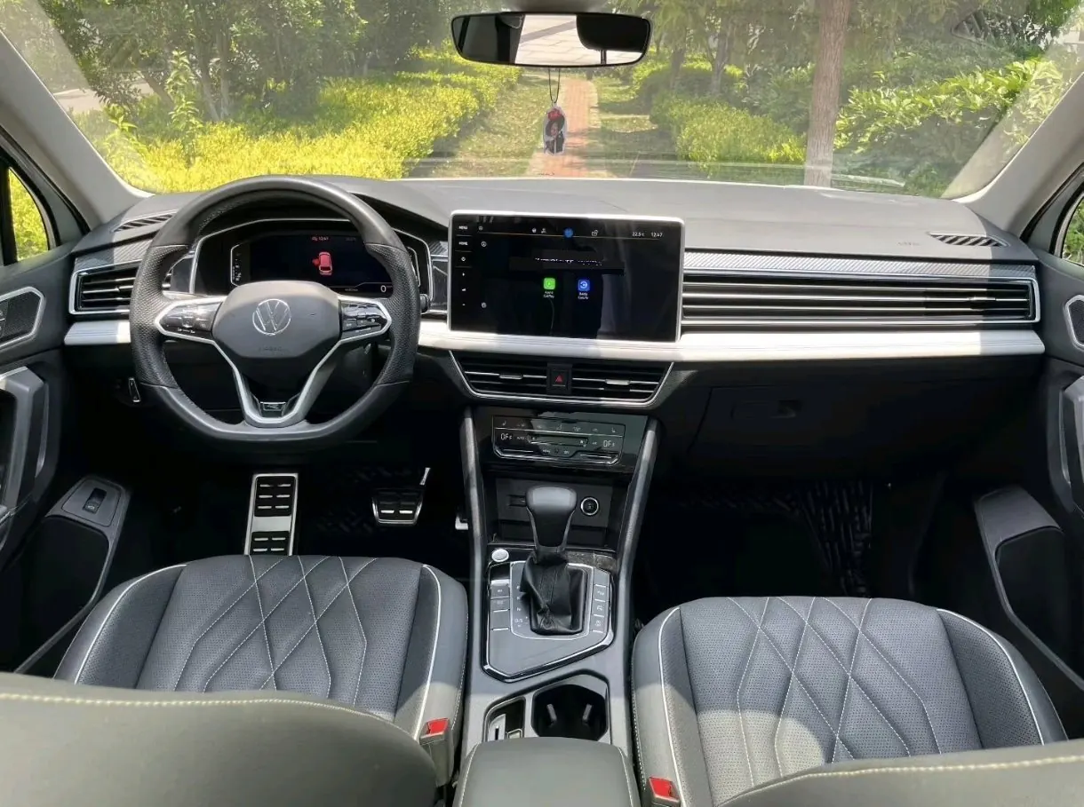 Volkswagen 2023 Tiguan L R-Line 2.0TSI 330TSI Two-Drive R-Line Ultimate Automatic Gear 3