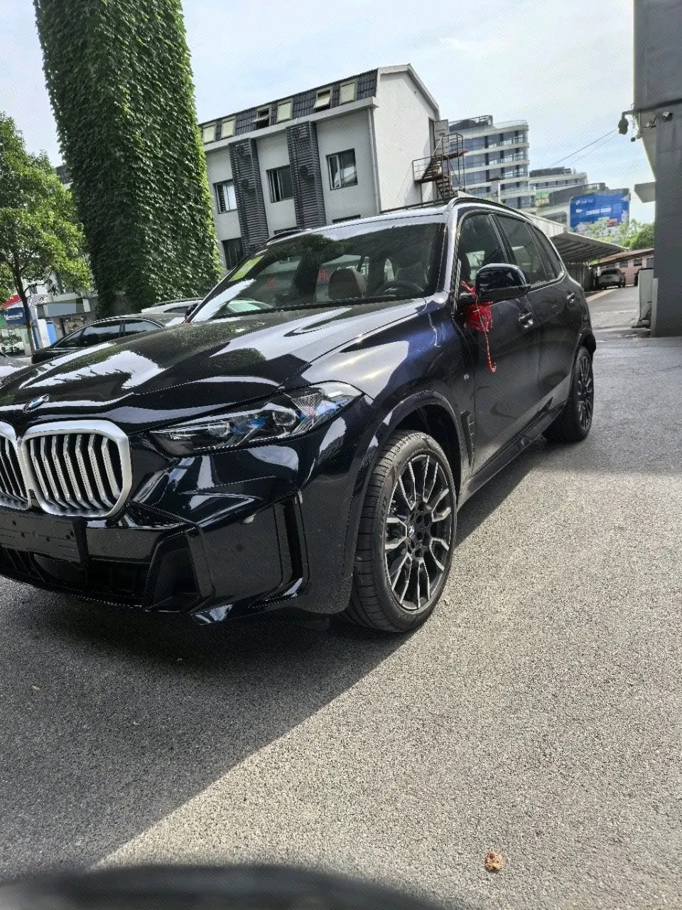 BMW 2023 X5 xDrive40Li 48V 3.0T M sports obsidian night suit automatic gear - View 1