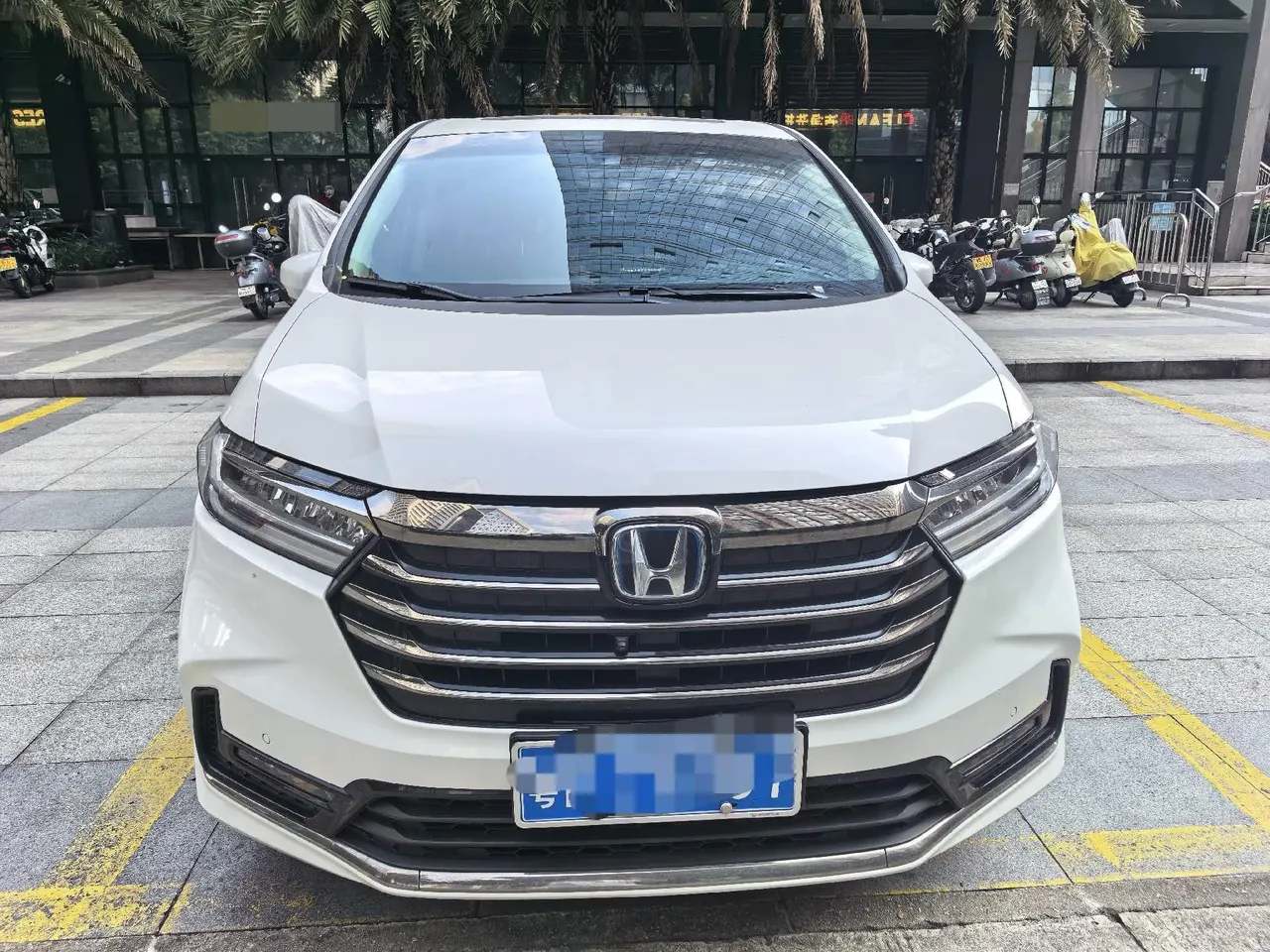 Honda 2022 Odyssey Hybrid 2.0 Stepless Sharp and Glory Edition Automatic Gear 2