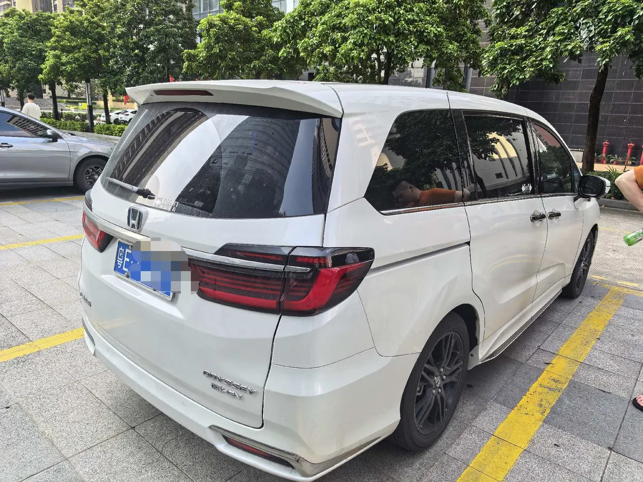 Honda 2022 Odyssey Hybrid 2.0 Stepless Sharp and Glory Edition Automatic Gear 3