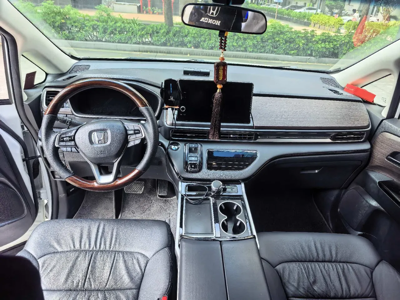 Honda 2022 Odyssey Hybrid 2.0 Stepless Sharp and Glory Edition Automatic Gear 5