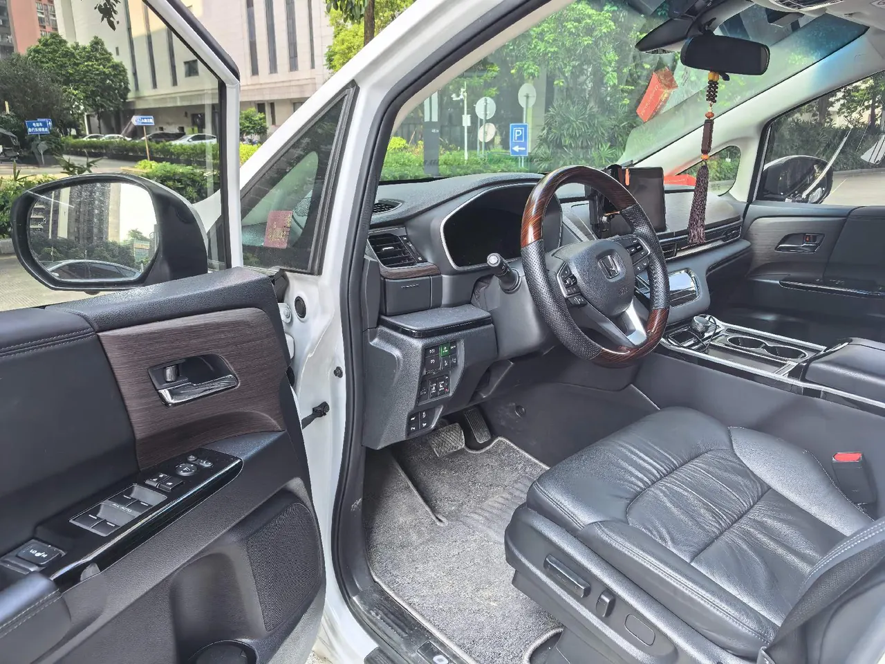 Honda 2022 Odyssey Hybrid 2.0 Stepless Sharp and Glory Edition Automatic Gear 6