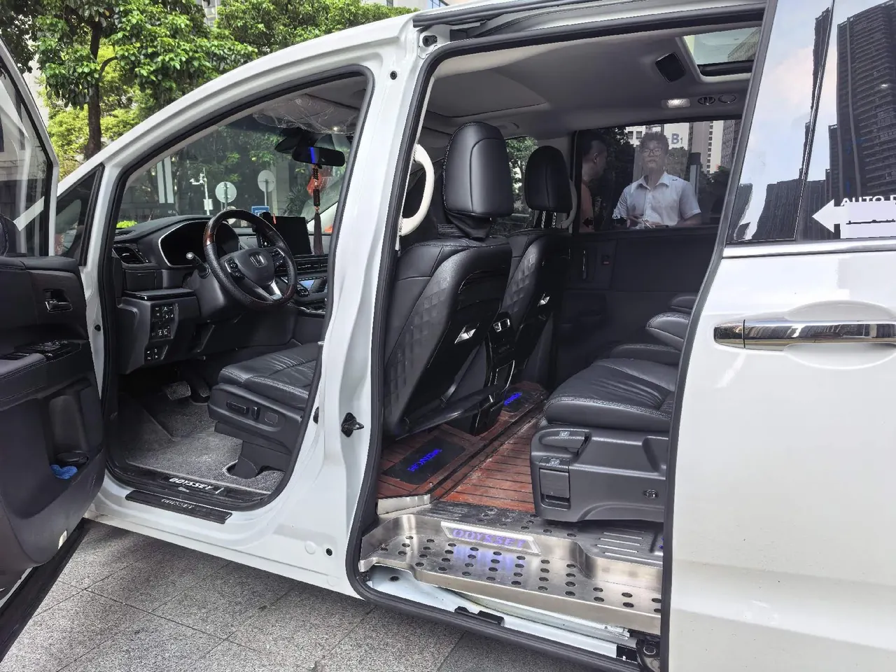 Honda 2022 Odyssey Hybrid 2.0 Stepless Sharp and Glory Edition Automatic Gear 7