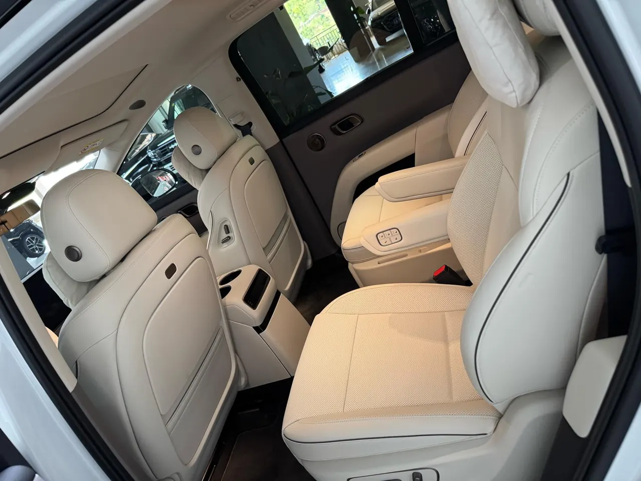 Li 2026 i8 Rear Drive Long Endurance Automatic Transmission 7
