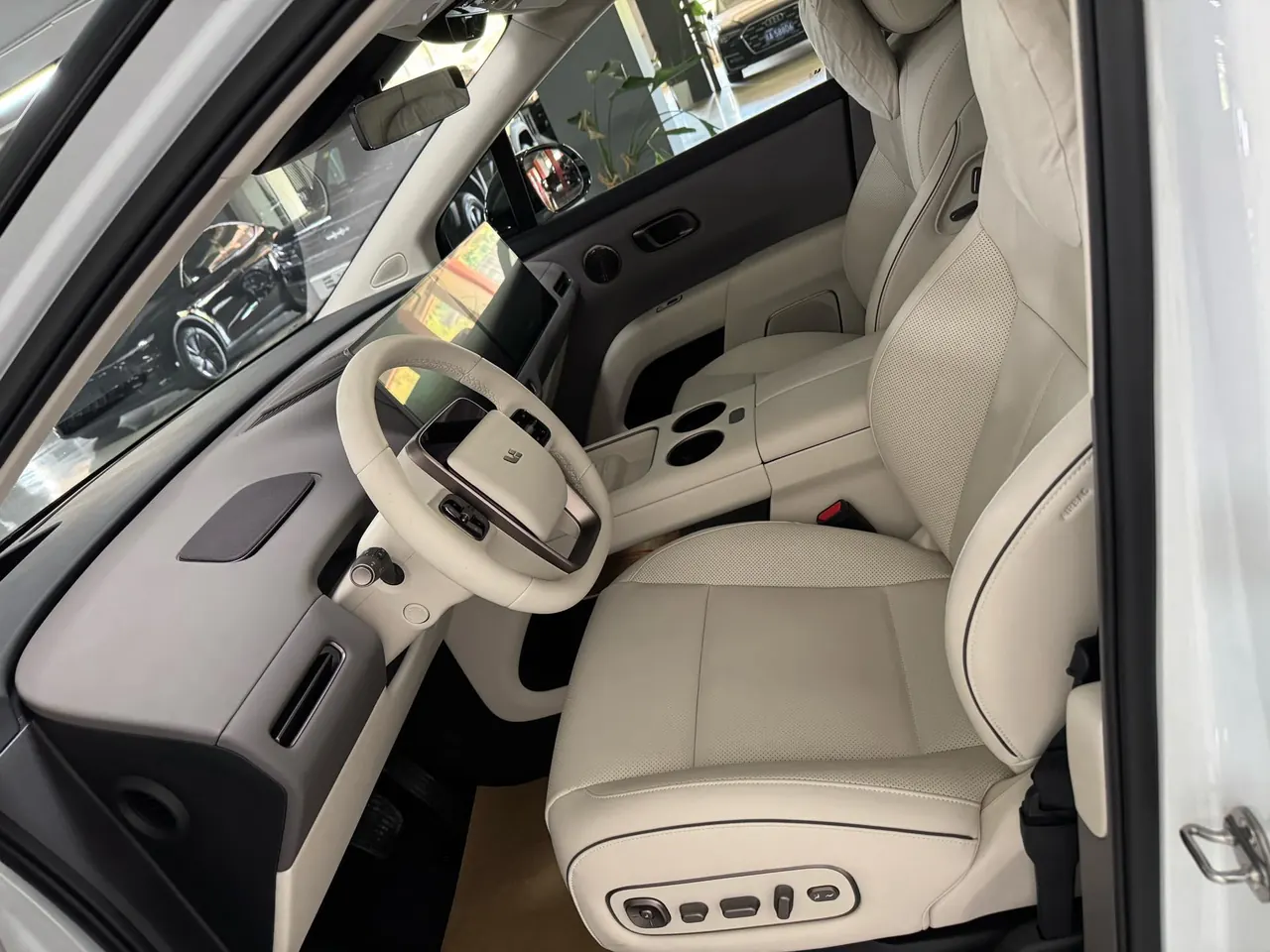 Li 2026 i8 Rear Drive Long Endurance Automatic Transmission 8
